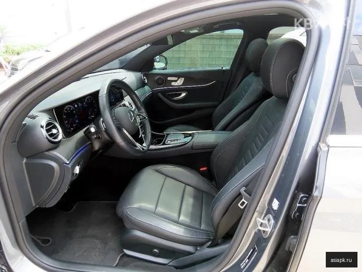 Mercedes-Benz E-Class 5