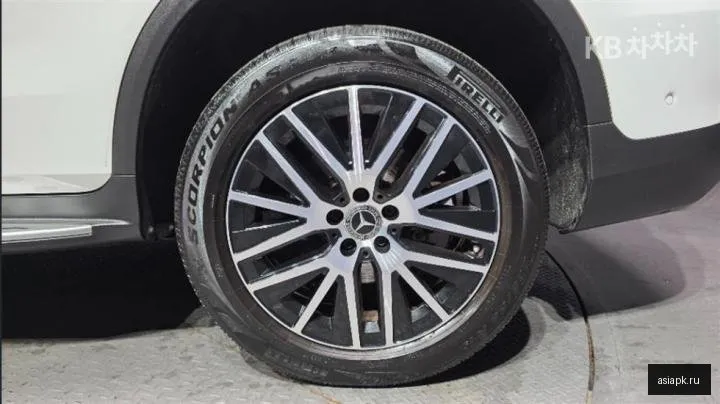 Mercedes-Benz GLC-Class 6
