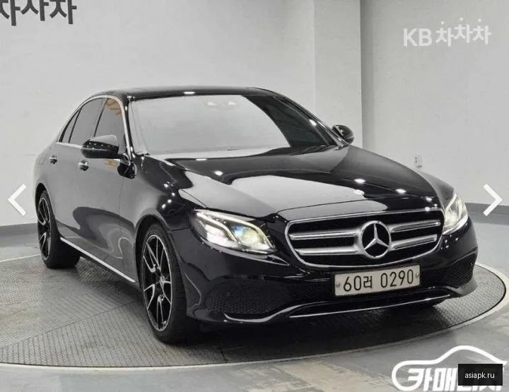 Mercedes-Benz E-Class 3