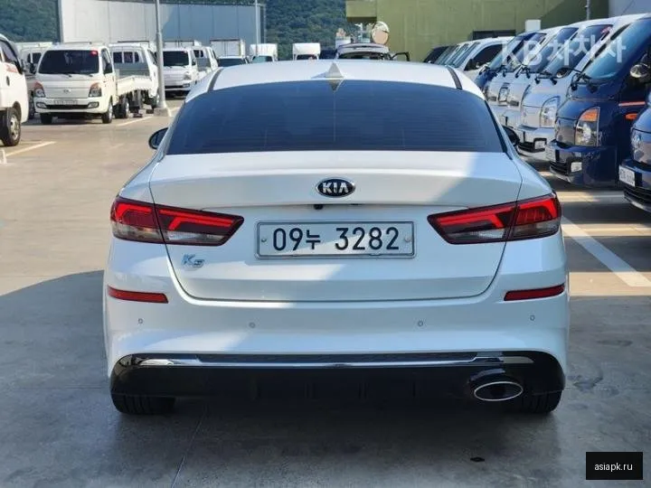 Kia K5 4