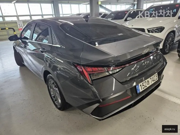Hyundai Avante 4
