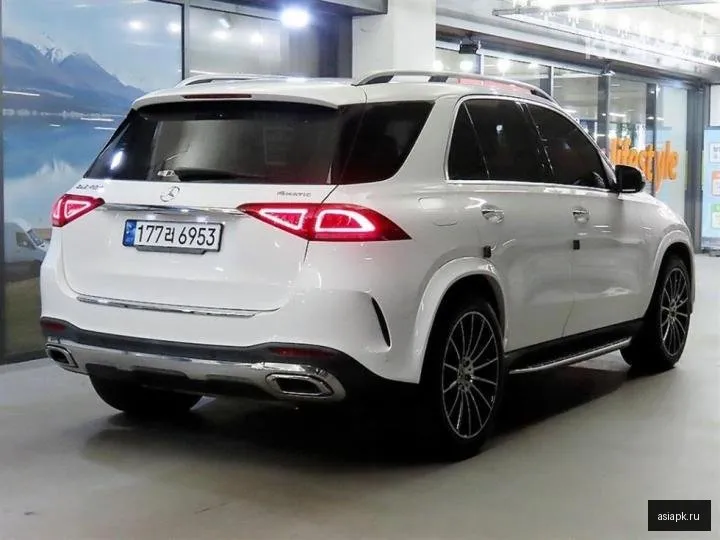 Mercedes-Benz GLE-Class 4