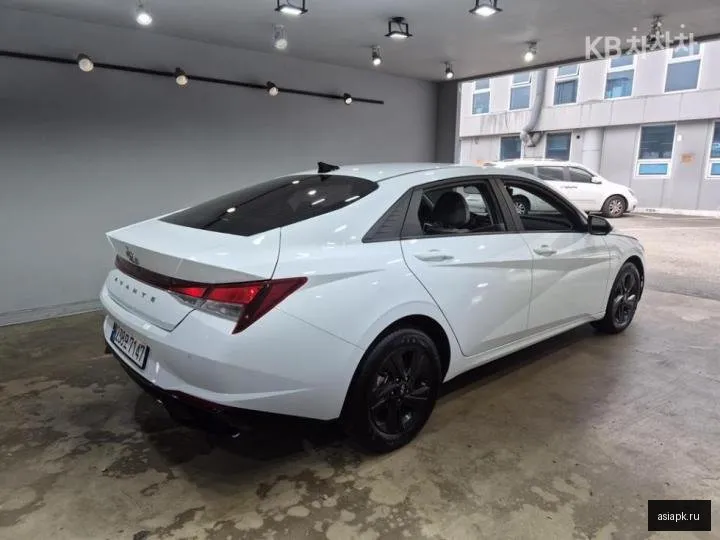 Hyundai Avante 4