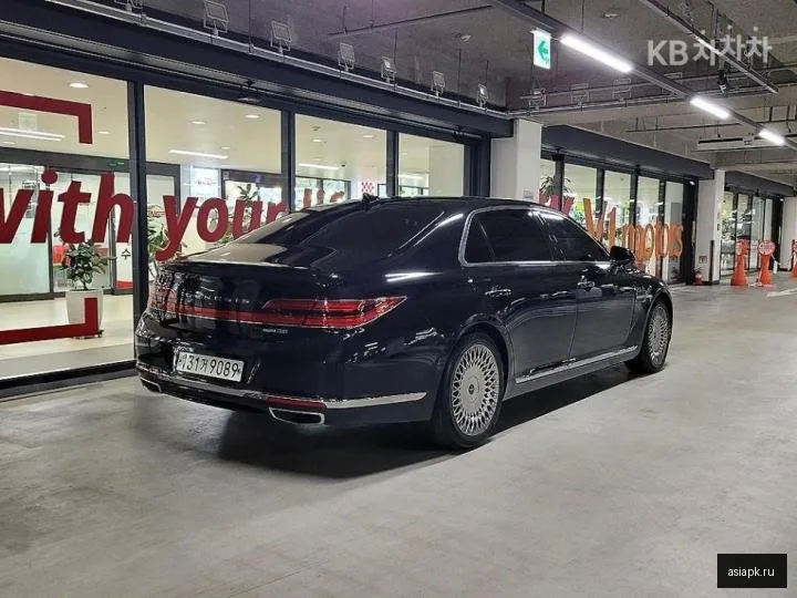 Genesis G90 4
