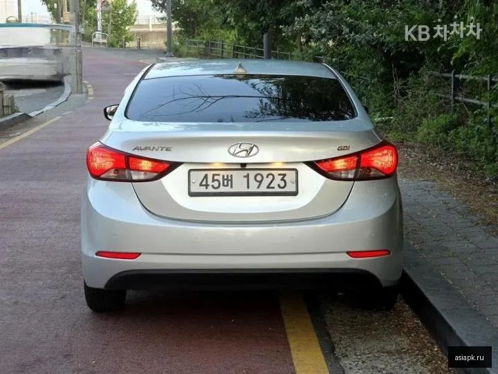 Hyundai Avante 4