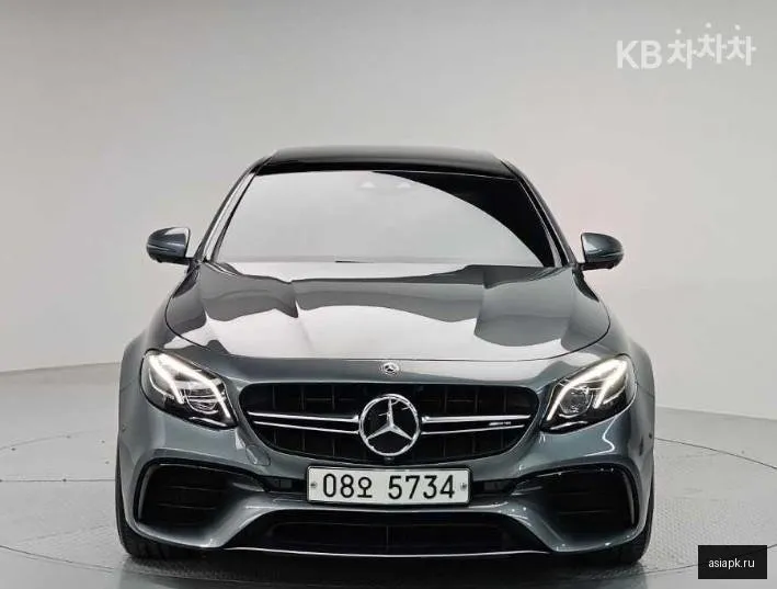 Mercedes-Benz E-Class 2