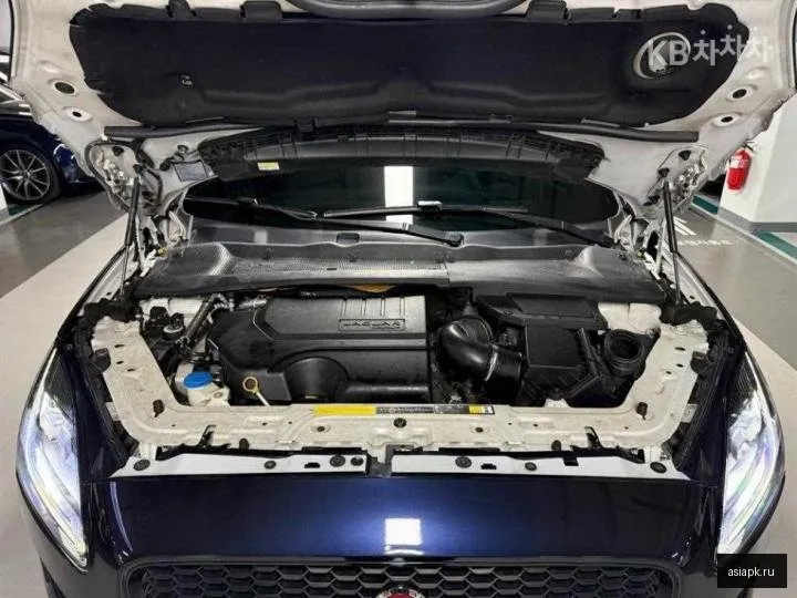 Jaguar E-Pace 5