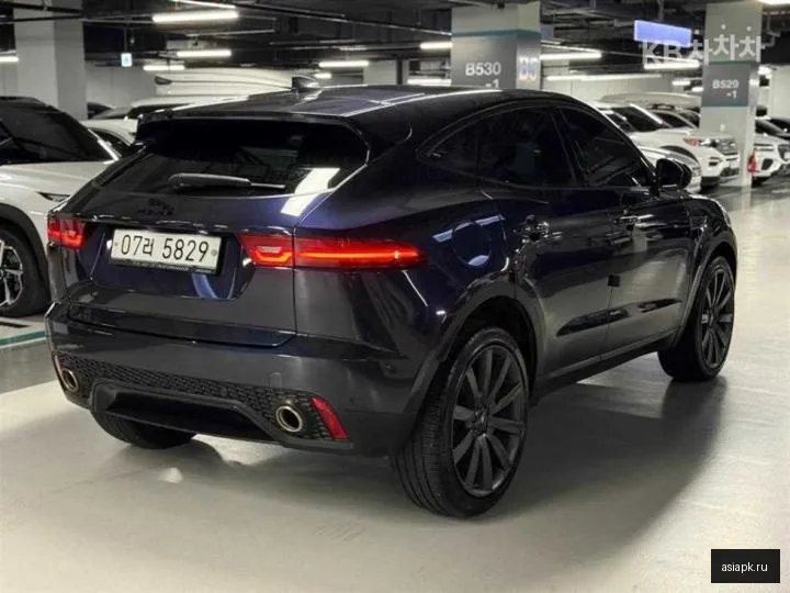 Jaguar E-Pace 4