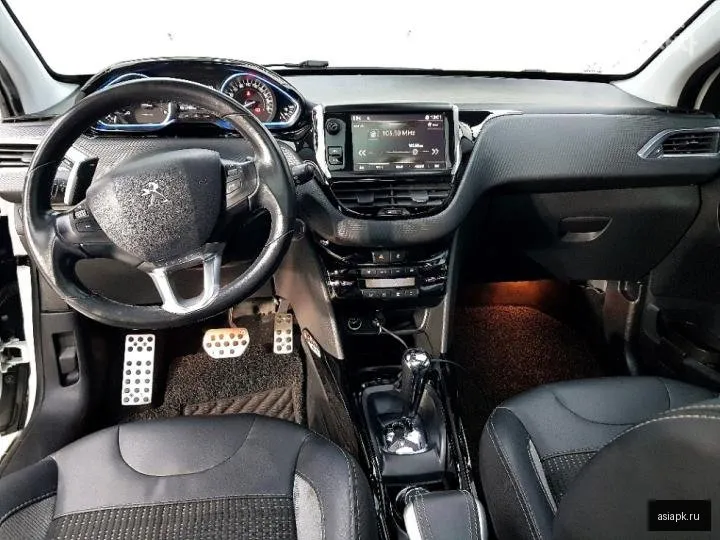 Peugeot 2008 5