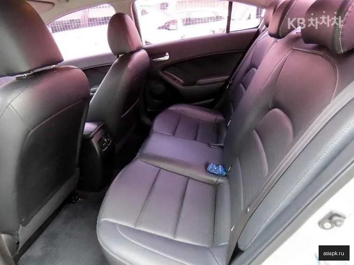 Kia K3 6