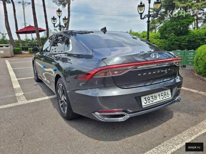 Hyundai Grandeur 4