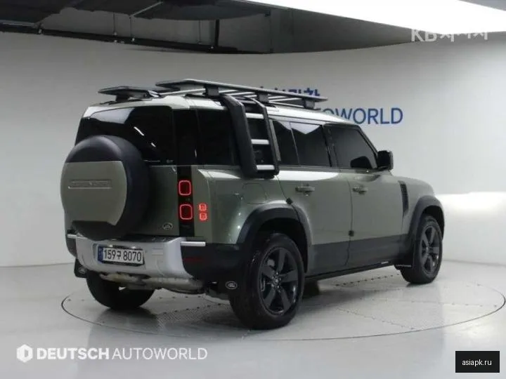 Land Rover Defender 2