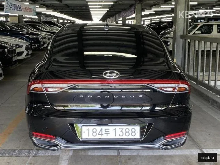 Hyundai Grandeur 4