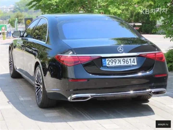 Mercedes-Benz S-Class 4