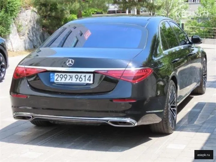 Mercedes-Benz S-Class 3