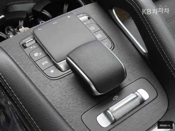 Mercedes-Benz GLE-Class 6