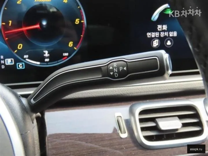 Mercedes-Benz GLE-Class 6