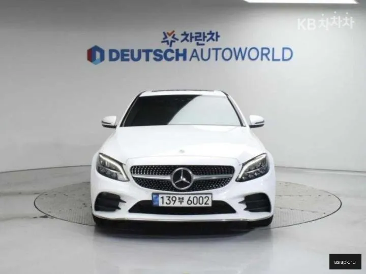 Mercedes-Benz C-Class 3