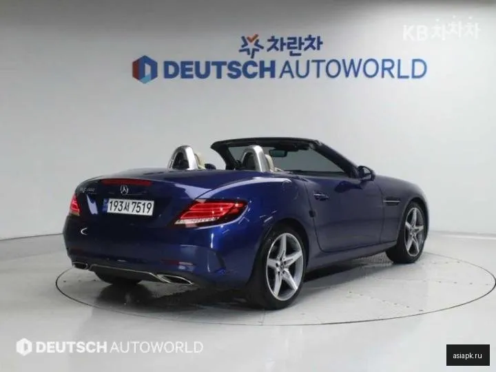 Mercedes-Benz SLC-Class 2