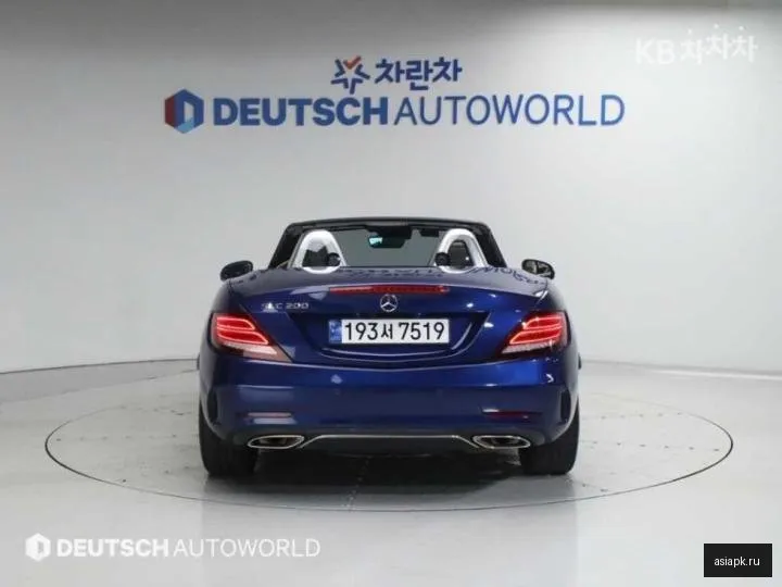 Mercedes-Benz SLC-Class 4
