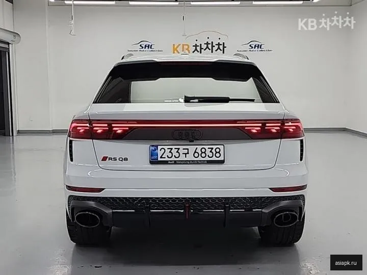 Audi RS Q8 3