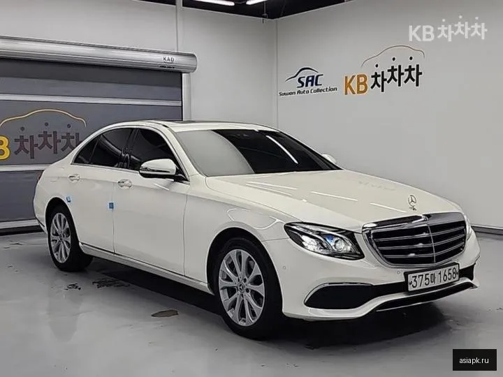 Mercedes-Benz E-Class 4