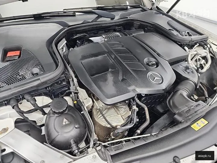Mercedes-Benz E-Class 5