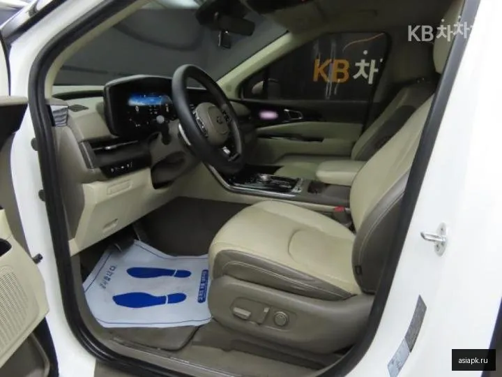 Kia Carnival 5