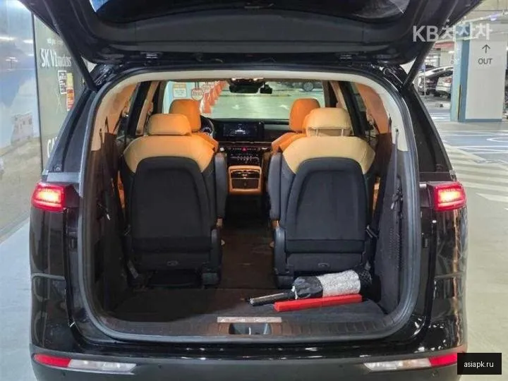 Kia Carnival 5