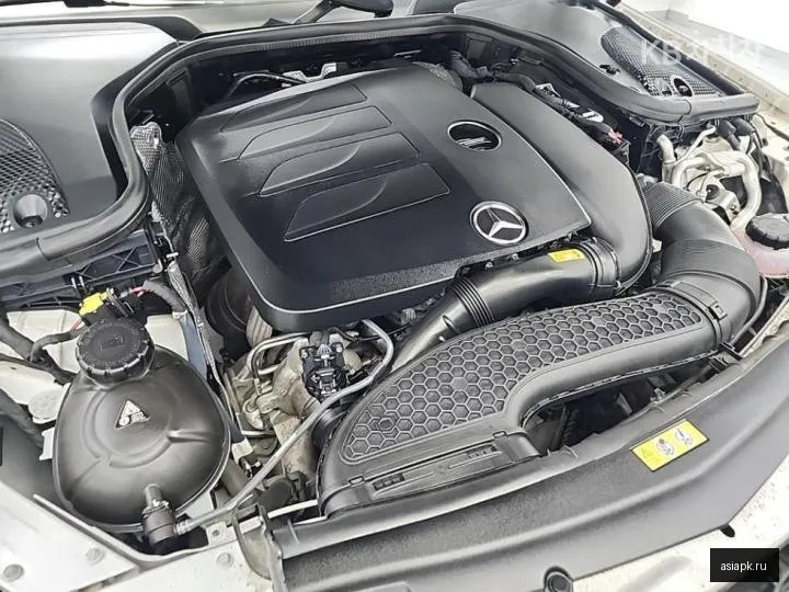 Mercedes-Benz E-Class 5