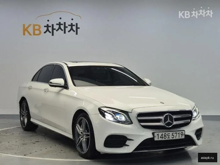 Mercedes-Benz E-Class 4