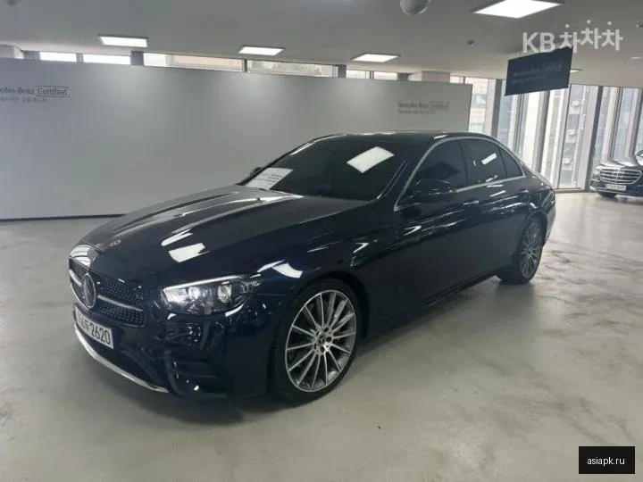 Mercedes-Benz E-Class 2