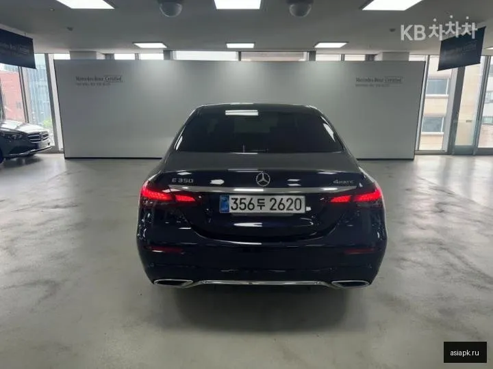 Mercedes-Benz E-Class 3