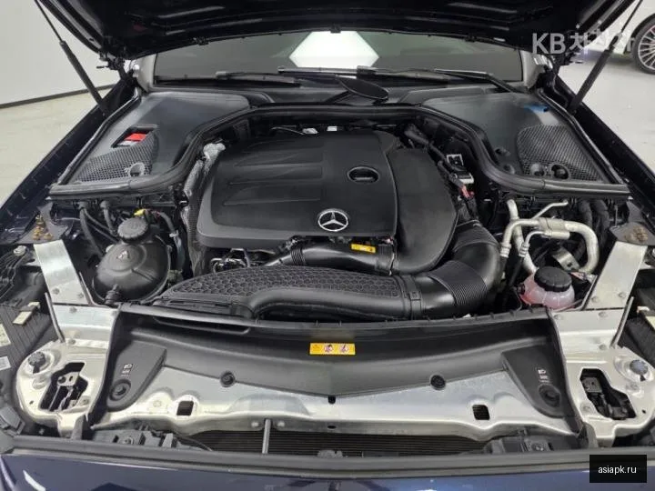 Mercedes-Benz E-Class 6