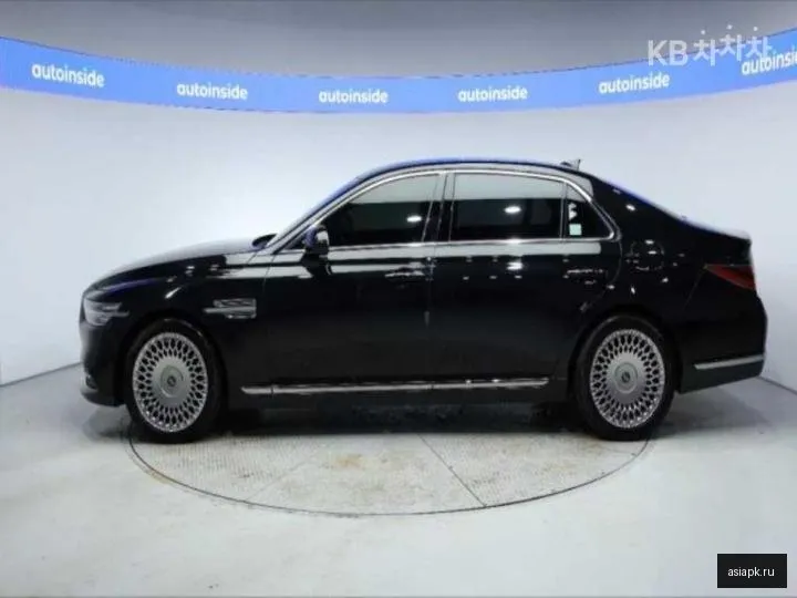 Genesis G90 4