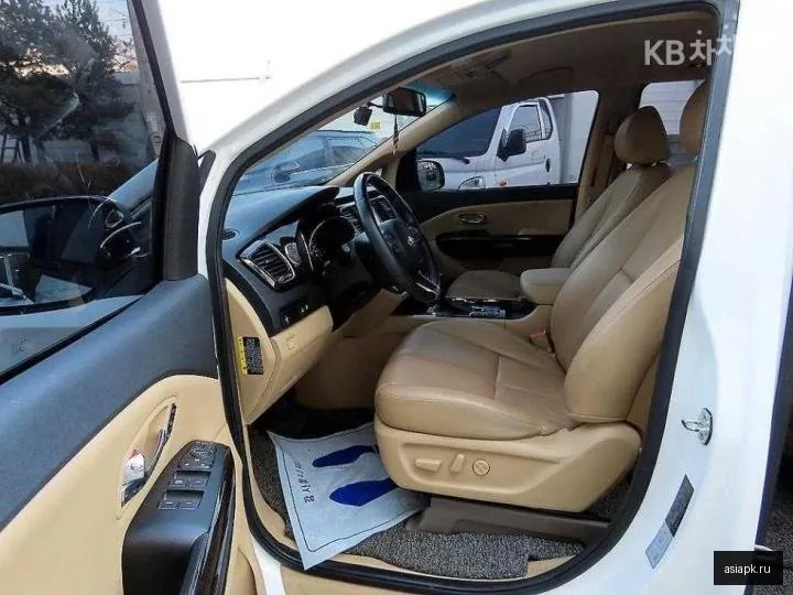 Kia Carnival 5