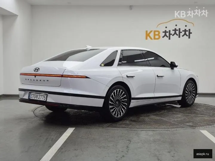 Hyundai Grandeur 4