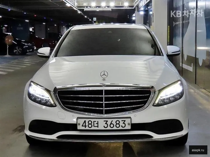 Mercedes-Benz C-Class 2