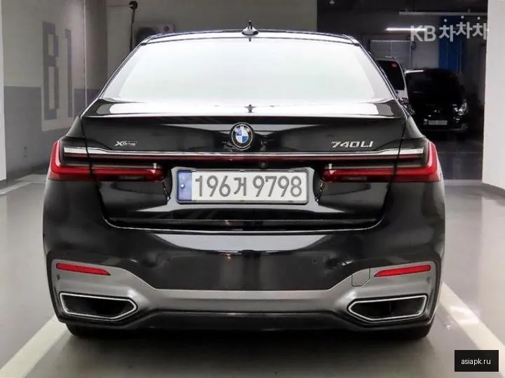 BMW 7-Series 3