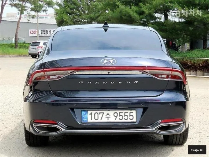Hyundai Grandeur 4