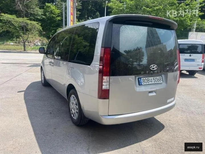 Hyundai Staria 4