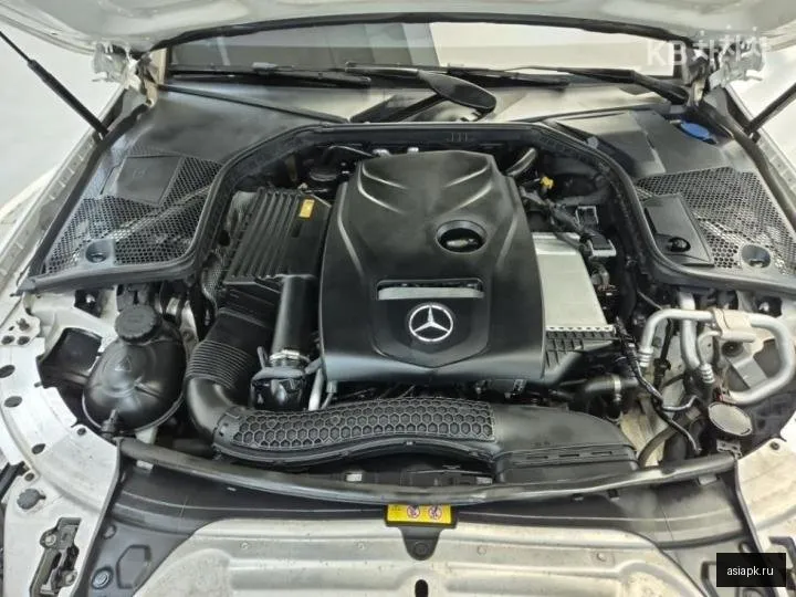 Mercedes-Benz C-Class 5