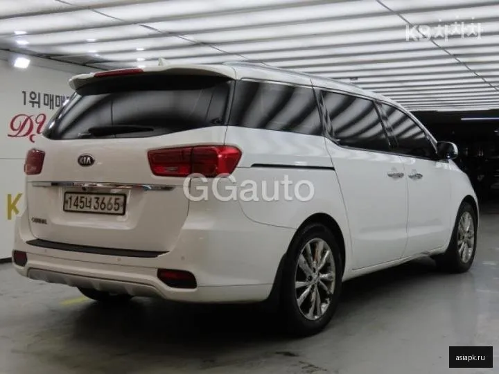 Kia Carnival 4