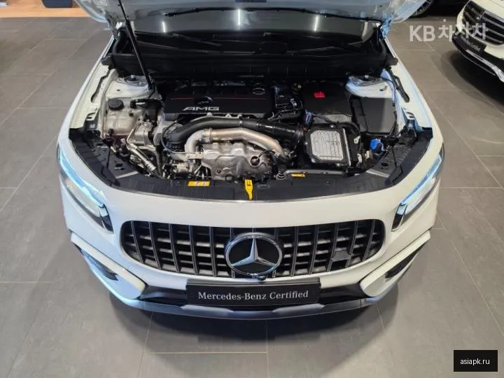 Mercedes-Benz GLB-Class 6
