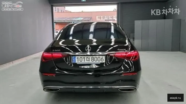 Mercedes-Benz S-Class 4