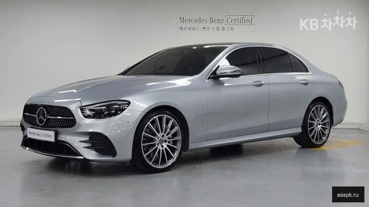 Mercedes-Benz E-Class 2