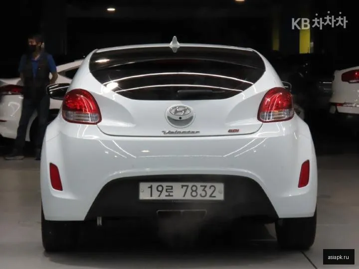 Hyundai Veloster 3