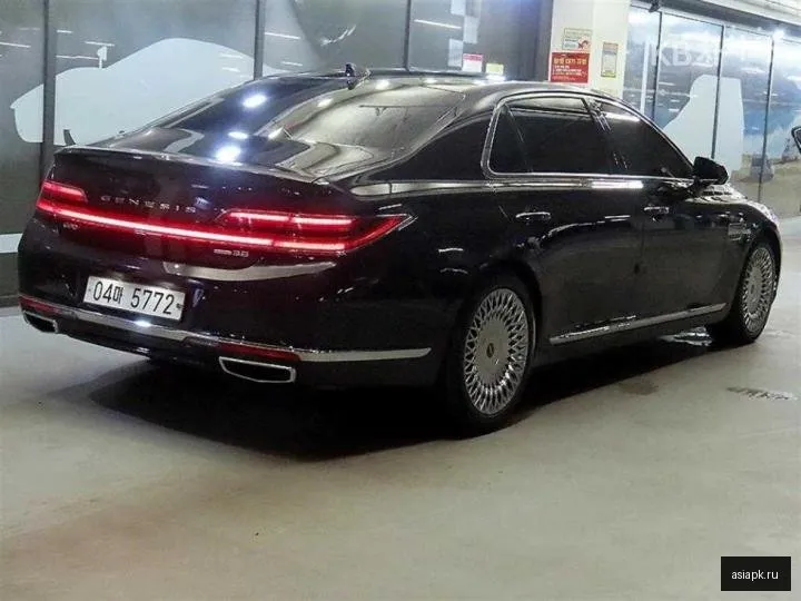Genesis G90 4