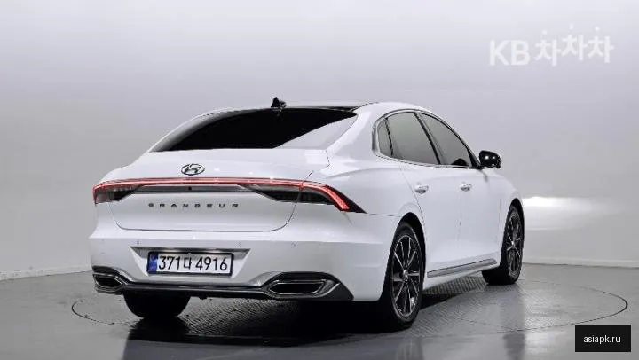 Hyundai Grandeur 4