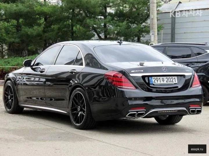 Mercedes-Benz S-Class 3
